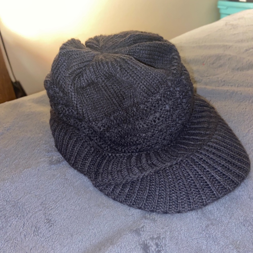 A grey knitted hat
